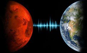 Marsas stumia Žemę link Saulės