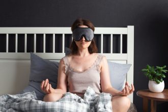 Meditacija prieš miegą: kaip tai veikia savijautą