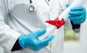 Netikra psichiatrė išdirbo 20 metų: Jungtinėje Karalystėje atskleistas didžiulis sukčiavimas