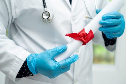 Netikra psichiatrė išdirbo 20 metų: Jungtinėje Karalystėje atskleistas didžiulis sukčiavimas