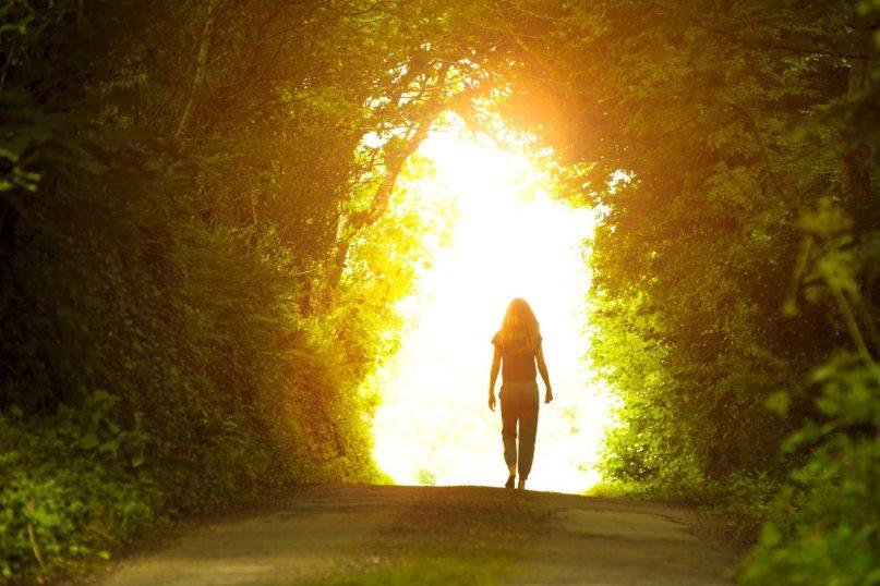 Praleidžiant daugiau laiko saulėje galima ilgiau gyventi