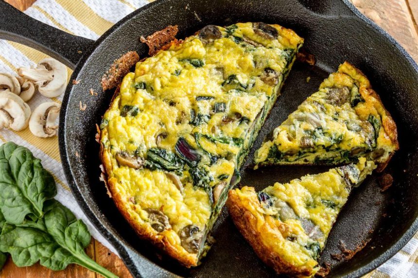 Saldžiųjų bulvių ir špinatų fritata su feta: patiekalas pusryčiams