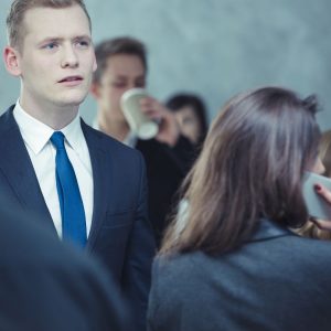 Šiuolaikinio žmogaus dilema: autonomijos perteklius ir ryšio trūkumas
