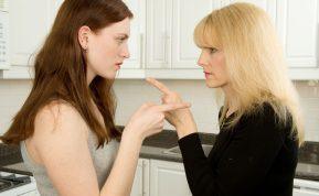 Tėvai prieš partnerį: kodėl jie nesutinka ir kaip išvengti konflikto