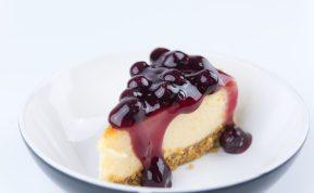 Tobulas sūrio pyragas namuose: receptas, kuris pranoks kavinės desertą