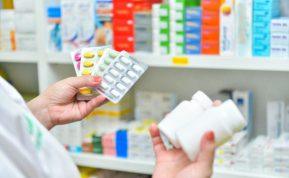 Vaistinėlė atostogoms: kokius vaistus būtina turėti su savimi keliaujant