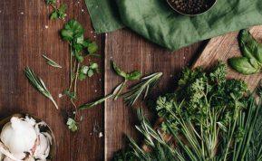 Žalumynų laikymas: kaip prailginti jų šviežumą iki 4 savaičių?