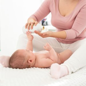 10 netikėtų būdų, kaip panaudoti kūdikių aliejų