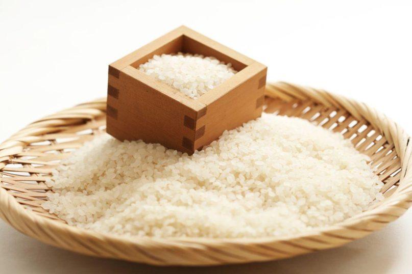 13 netikėtų ryžių panaudojimo būdų: padės greičiau sunokti avokadui, išgelbėti pridegusį puodą