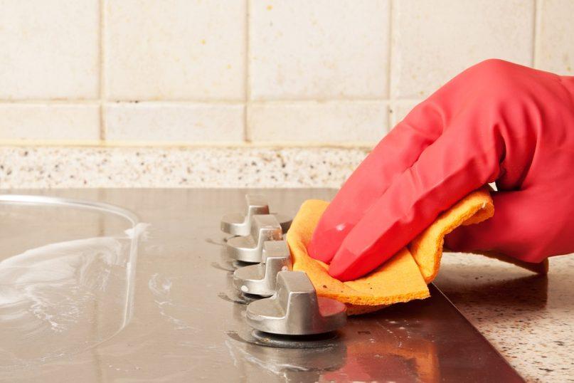 Kaip nuvalyti viryklės rankenėles: