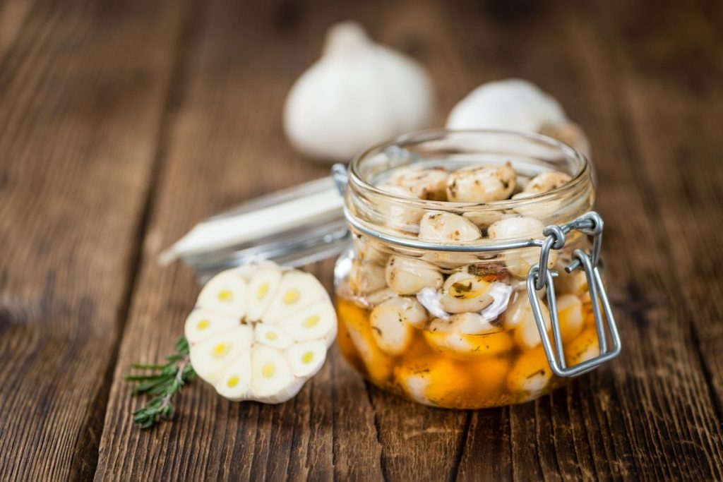 Maisto produktai, kurių negalima laikyti šaldytuve. Česnakai