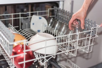 8 daiktai, kuriuos žmonės plauna indaplovėje