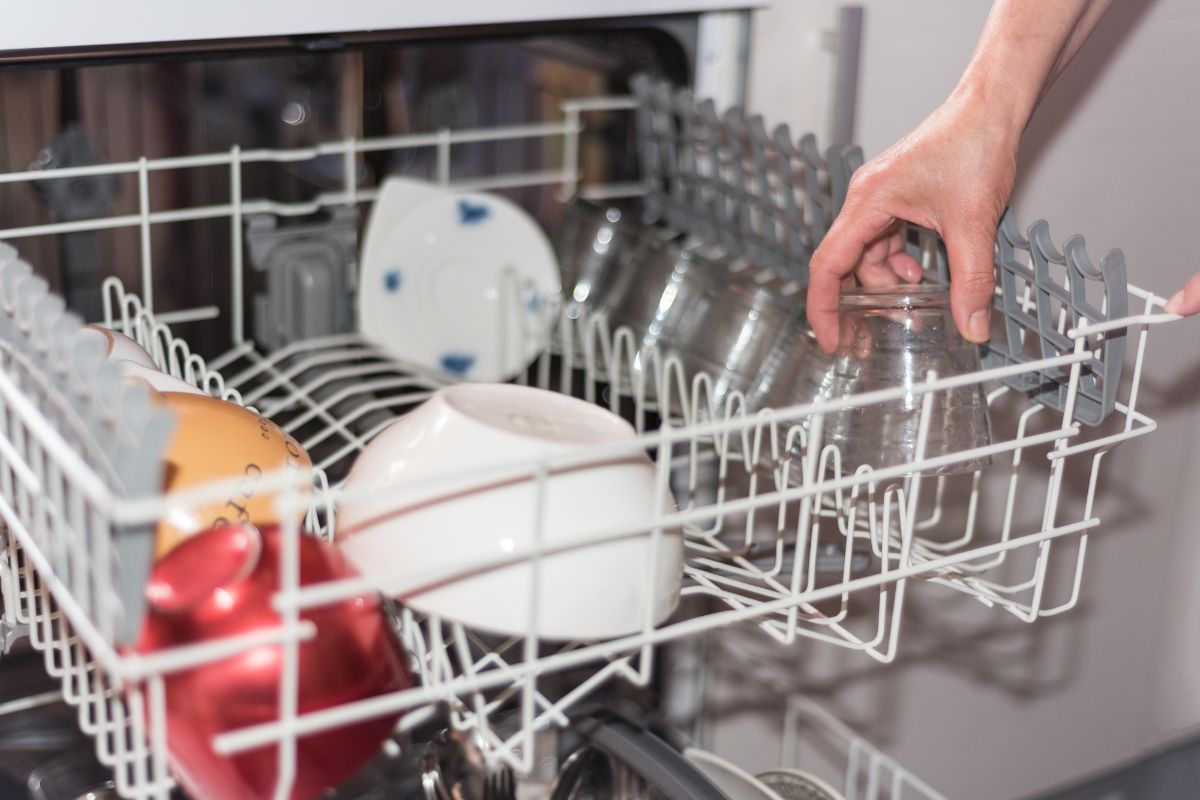 8 daiktai, kuriuos žmonės plauna indaplovėje