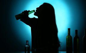 Didieji alkoholikai: 9 genijai, kurie turėjo priklausomybę nuo alkoholio