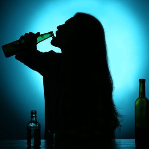 Didieji alkoholikai: 9 genijai, kurie turėjo priklausomybę nuo alkoholio