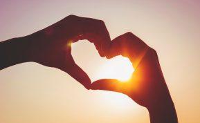 9 požymiai, kad kažkas jus myli, bet jūs to nepastebite