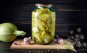Amerikietiški marinuoti agurkai: neįprasta, bet labai skanu!