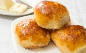 Ar žinote, kodėl į šią bandelių tešlą reikia įpilti šiek tiek acto? Išbandykite - bandelės visada bus purios ir minkštos!