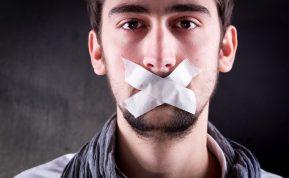 „Aš su tavimi daugiau nekalbu“: ką daro manipuliavimas tyla