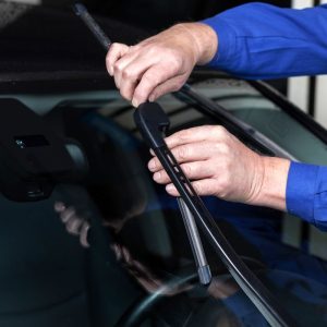 Automobilio langai be dryžių: paprasta gudrybė, kuri atgaivins jūsų valytuvus