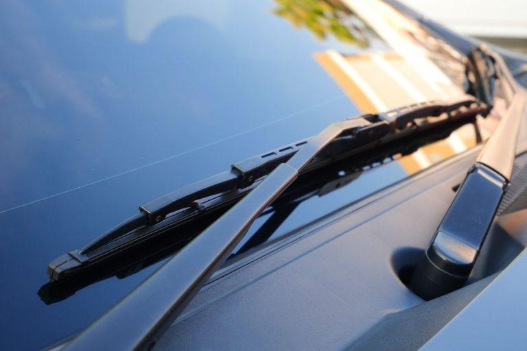 Automobilio langai be dryžių: paprasta gudrybė, kuri atgaivins jūsų valytuvus. Kai guma pradeda irti