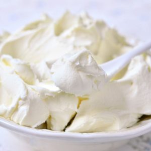 Daugiau nebereikės pirkti brangaus maskarponės sūrio! Tik 10 minučių, ir jūs pasigaminsite jį patys!