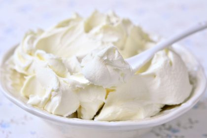 Daugiau nebereikės pirkti brangaus maskarponės sūrio! Tik 10 minučių, ir jūs pasigaminsite jį patys!