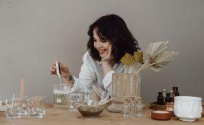 Gaivūs namų kvapai vonios kambariui. Išbandykite šiuos receptus!