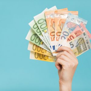 Išmintingos močiutės prietarai, kaip laikyti pinigus namuose