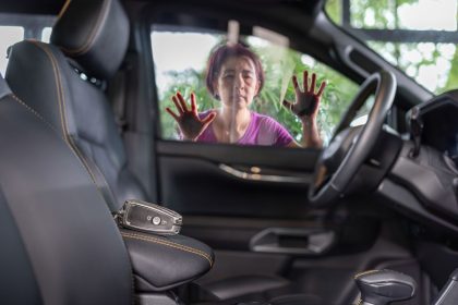 Kai automobilis užsirakina su rakteliais viduje: ką daryti ir ko vengti?