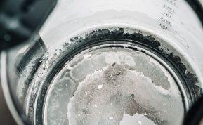 Kalkėtas arbatinis? Jeigu darysite tai - jis atrodys kaip naujas be jokios chemijos