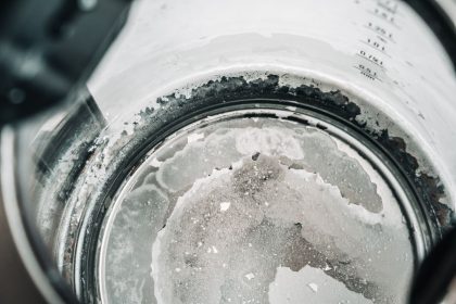 Kalkėtas arbatinis? Jeigu darysite tai - jis atrodys kaip naujas be jokios chemijos