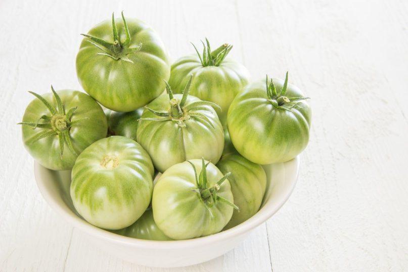 Kasmet žalius pomidorus konservuoju tokiu būdu: labai naudinga ir skanu!