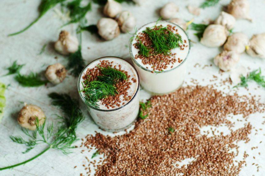 Kefyras su linų sėmenimis. Priežastys, kodėl verta tai gerti kasdien!