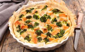 Kišas su brokoliais, lašiša ir smidrais