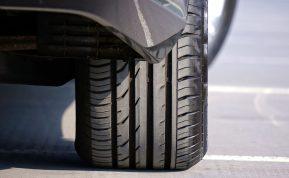 Kokie automobilio padangų garsai normalūs, o kokie - įspėjimas, jog metas keliauti į servisą?