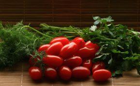 Korėjietiško stiliaus pomidorų užkandis - aštrus ir greitai paruošiamas!