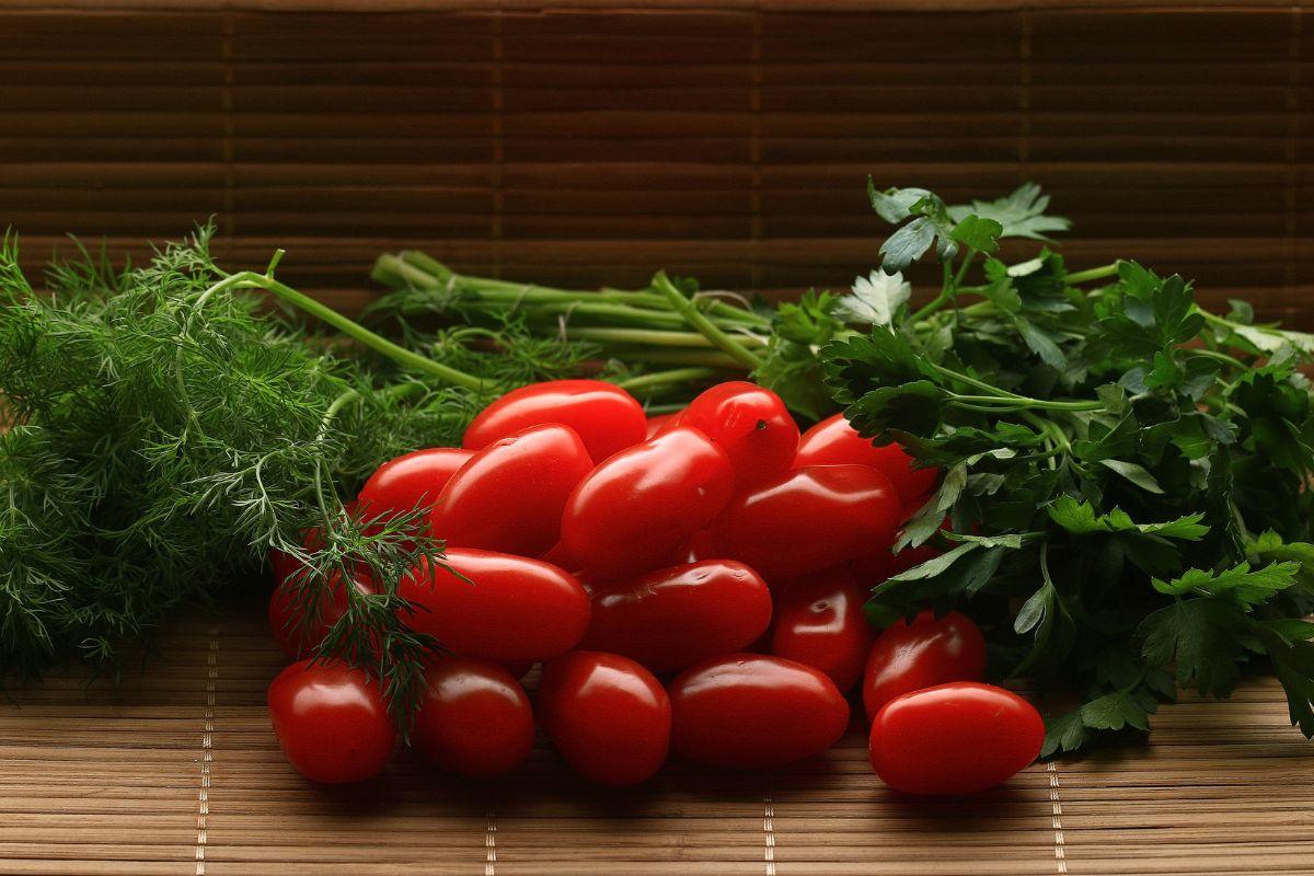 Korėjietiško stiliaus pomidorų užkandis – aštrus ir greitai paruošiamas!