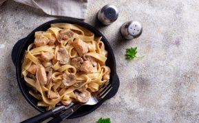 Makaronai su vištiena ir grybais