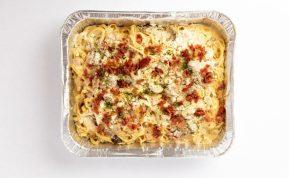 Makaronų apkepas su vištiena ir šonine