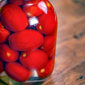 Marinuoti pomidorai su neįprastu ingredientu: mano anytos receptas