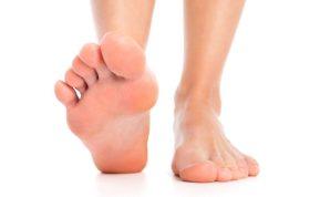 Mokslininkai išsiaiškino, kaip pėdų ir smegenų dydis veikia ilgaamžiškumą