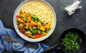 Moliūgų ir avinžirnių karis