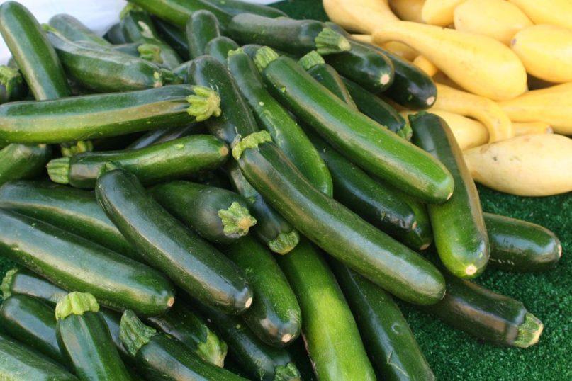 Neįprastas derinys: patiekalas iš cukinijų ir avižinių dribsnių