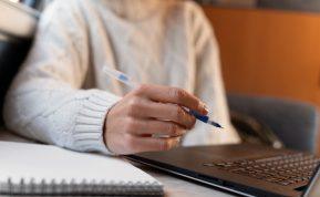 Nemokami KET testai internetu: kur rasti kokybiškiausius klausimus 2025 m.?