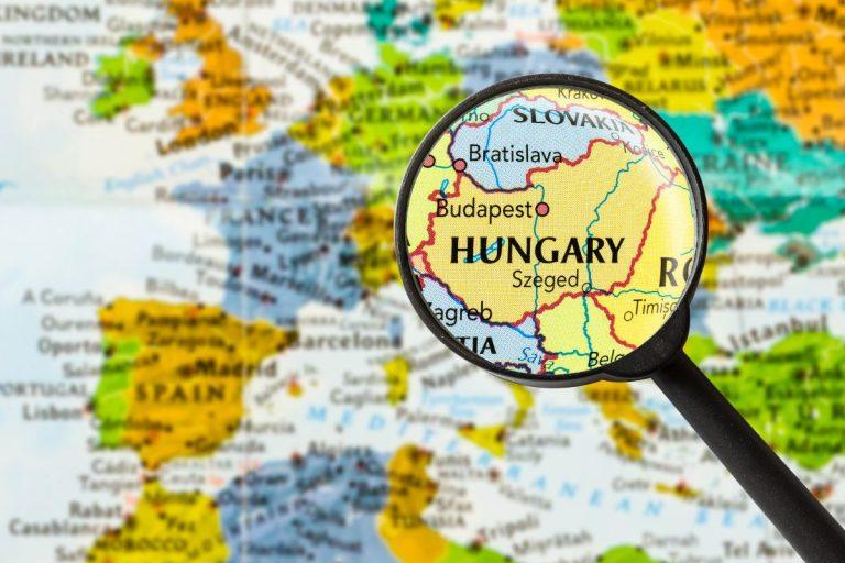 Orbánas ir Szijjártó siunčia prieštaringus signalus dėl Rusijos dronų atakos prieš Lenkiją. Szijjártó apsilankymas Baltarusijoje