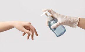 Pasigaminkite antibakterinį gelį ir dezinfekantus patys pagal šiuos lengvus receptus!