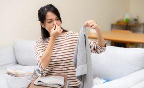 Po skalbimo drabužiai įgauna nemalonų kvapą? Išbandykite šią paprastą gudrybę!