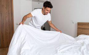 Priežastys, kodėl nėra gerai pasikloti lovą vos atsikėlus