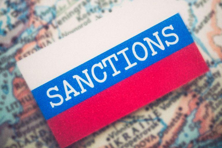 Putino perspėjimas Ukrainai: derybos arba karas baigsis jėga. Ekonominis spaudimas Rusijai